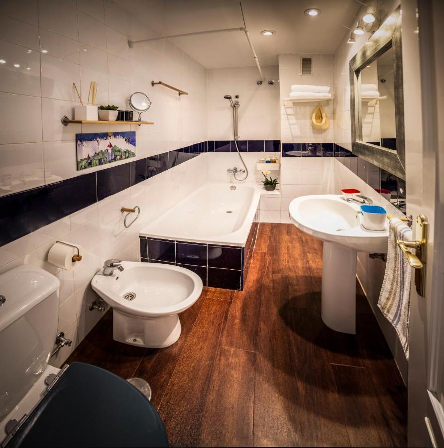 Centuria Macarena, Apartamento Duplex Apartment Seville Luaran gambar